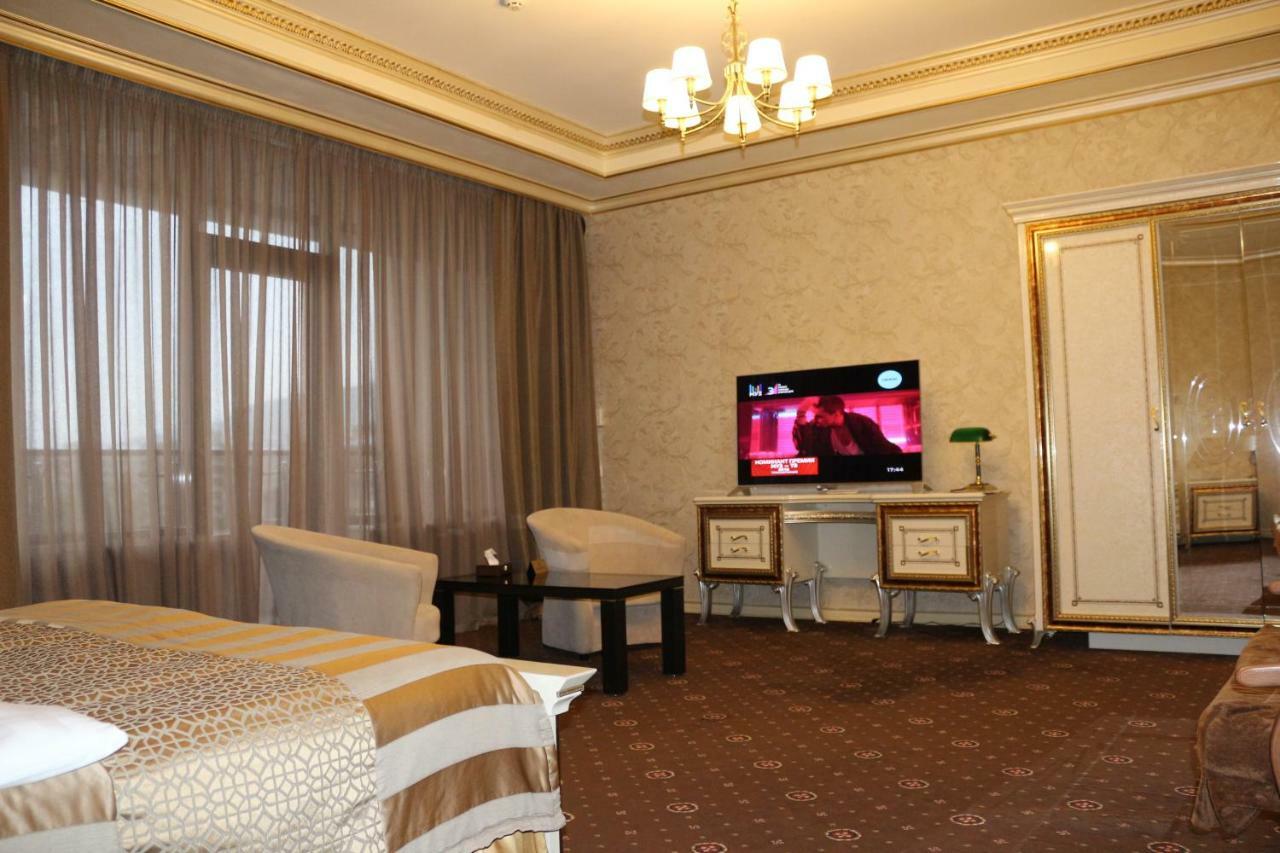 1000 I 1 Noch Hotel Makhachkala Ngoại thất bức ảnh